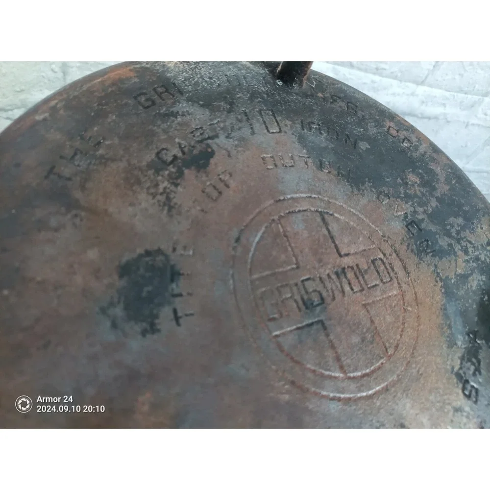 Griswold Cast Iron Pot 10,  3 Footed Cauldron  Antique Hanging (Has Crack) RARE